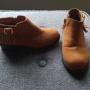 Cat and Jack girls boots